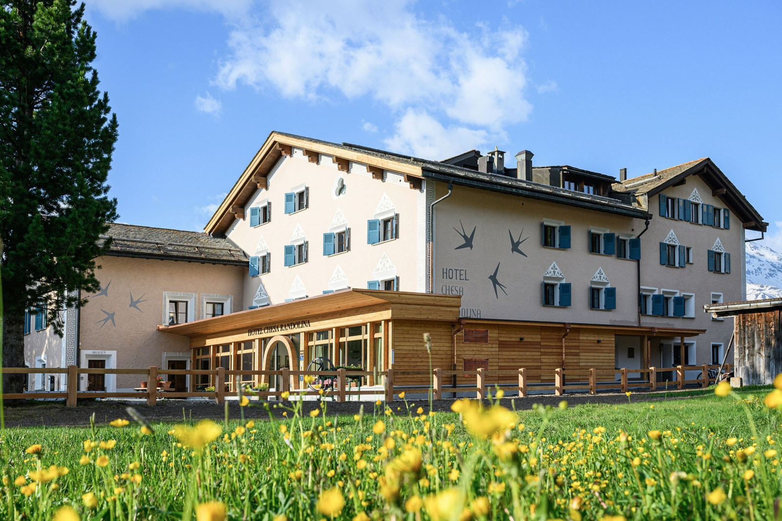 Hotel aussen sommer hotel randolina sils engadin 16